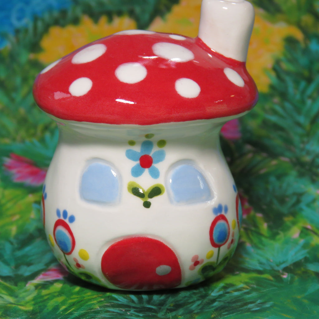 Squatty Folk Flowers Mushroom House