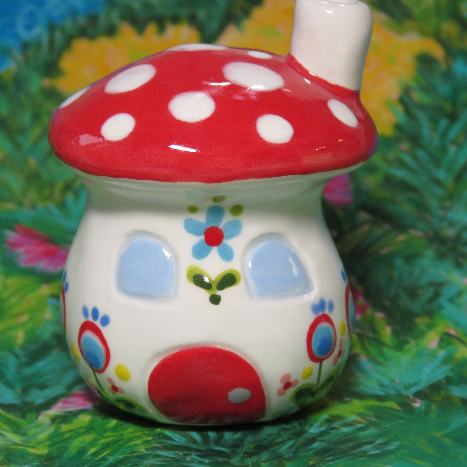 Squatty Folk Flowers Mushroom House