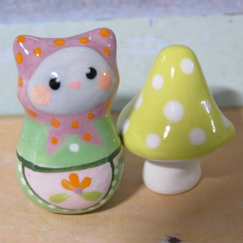 Folk Village Kitty