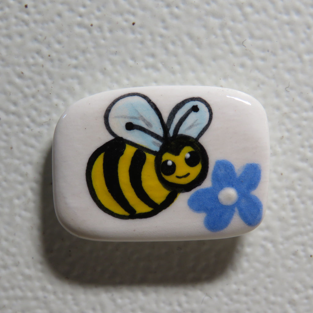 Tiny Bee Magnet