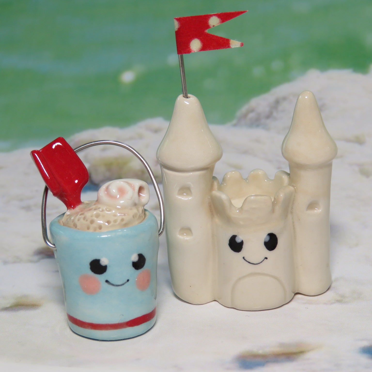 Happy Beach Pail