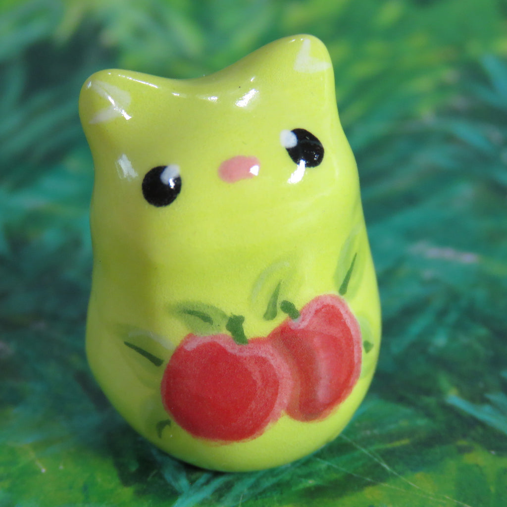 Honeycrisp Apple Kitty