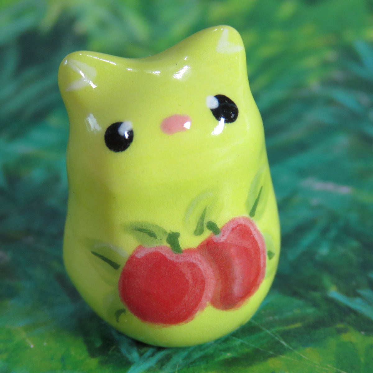 Honeycrisp Apple Kitty