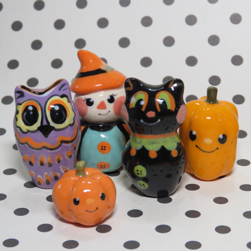Retro Halloween Roly Scarecrow